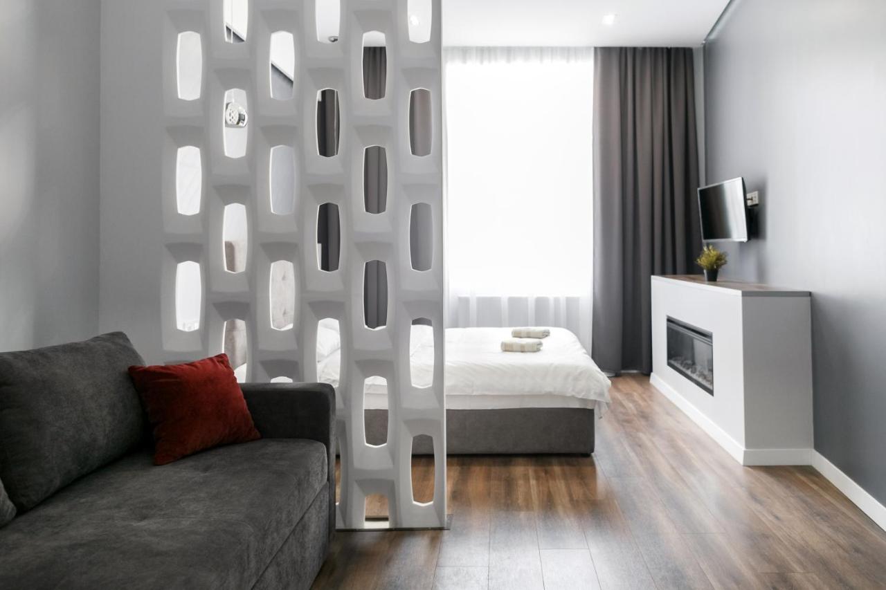 Exciting Apartment Lviv Fireplace Extérieur photo